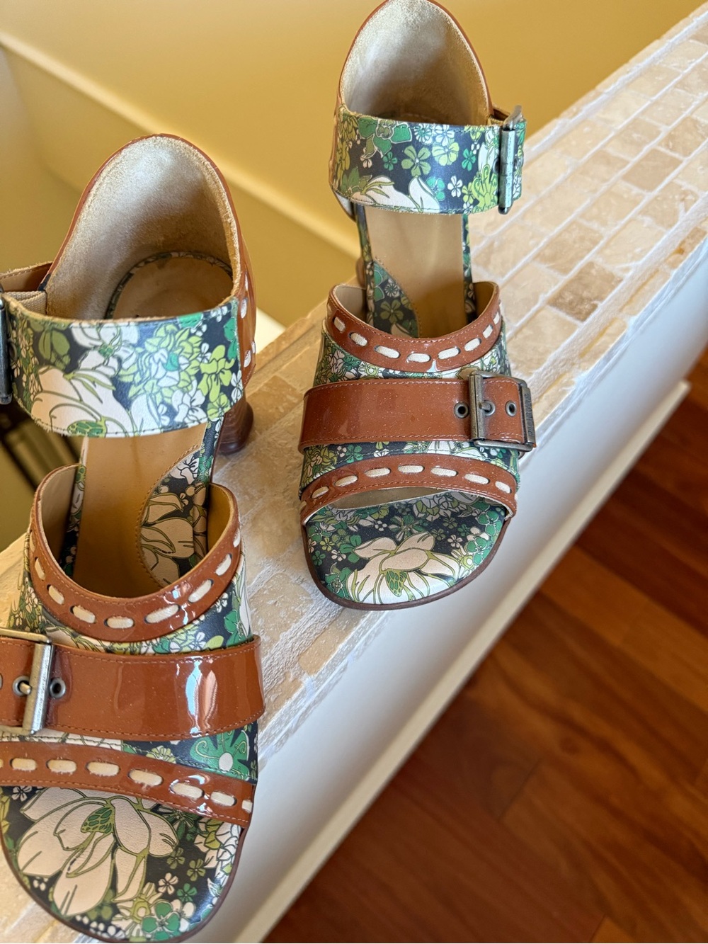 John Fluevog Renee Sandal color green/floral brown 🌼